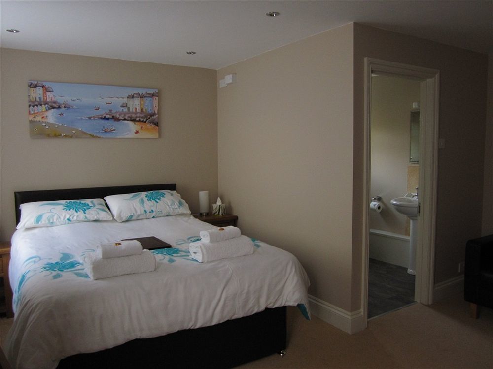 The Dorchester Guest house 4*